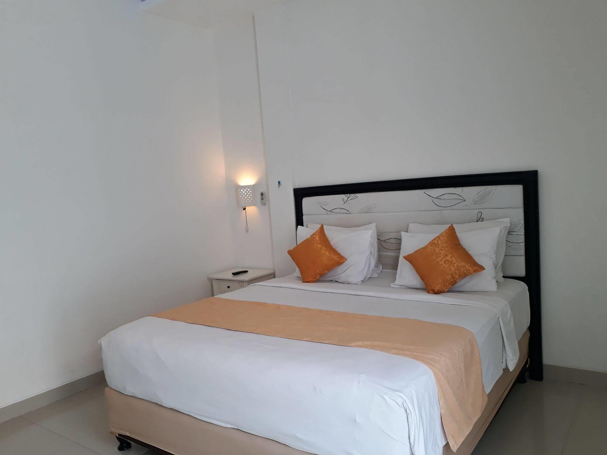 Kubu Anyar Hotel Kuta Lombok Exteriör bild